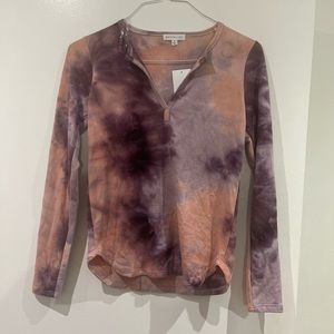 Socialite long sleeve shirt color mauve/tie dye size S.